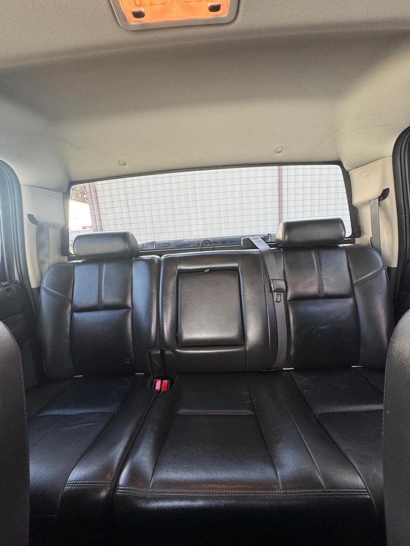 Chevrolet Silverado 1500 Vehicle Full-screen Gallery Image 10