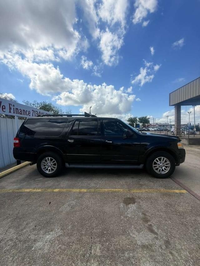 Ford Expedition EL Vehicle Full-screen Gallery Image 08