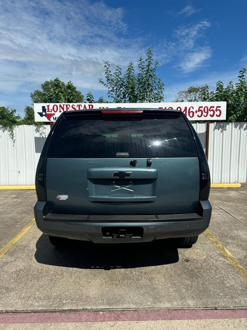 Chevrolet Tahoe Vehicle Full-screen Gallery Image 04