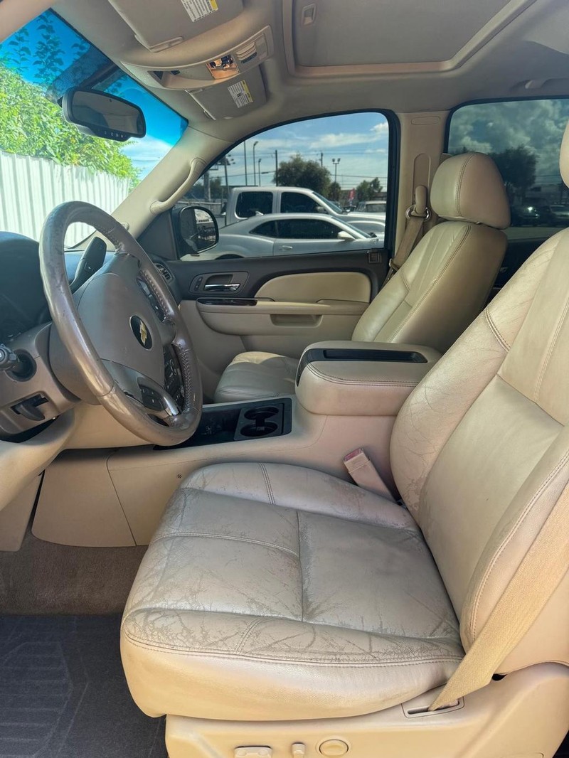 Chevrolet Tahoe Vehicle Full-screen Gallery Image 08