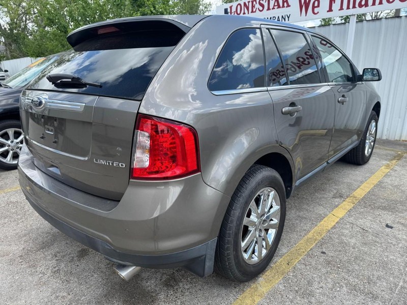 Ford Edge Vehicle Full-screen Gallery Image 06