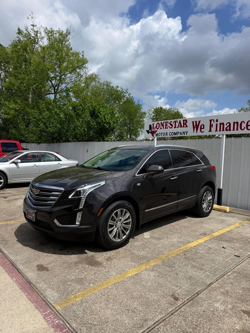 Cadillac XT5 Vehicle Full-screen Gallery Image 02