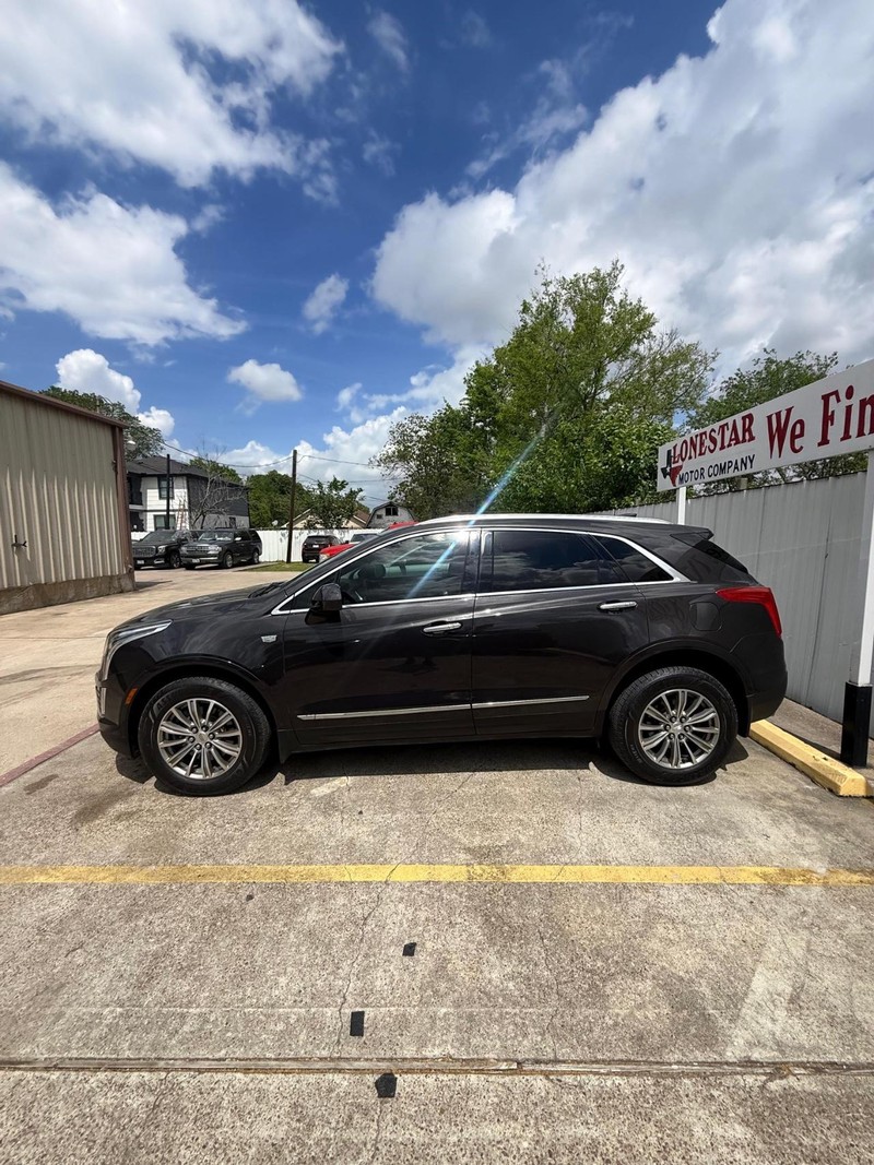 Cadillac XT5 Vehicle Full-screen Gallery Image 07
