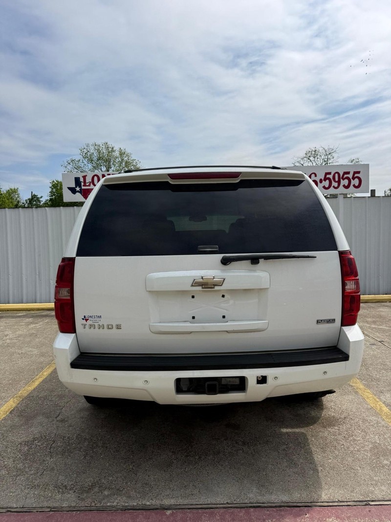 Chevrolet Tahoe Vehicle Full-screen Gallery Image 04