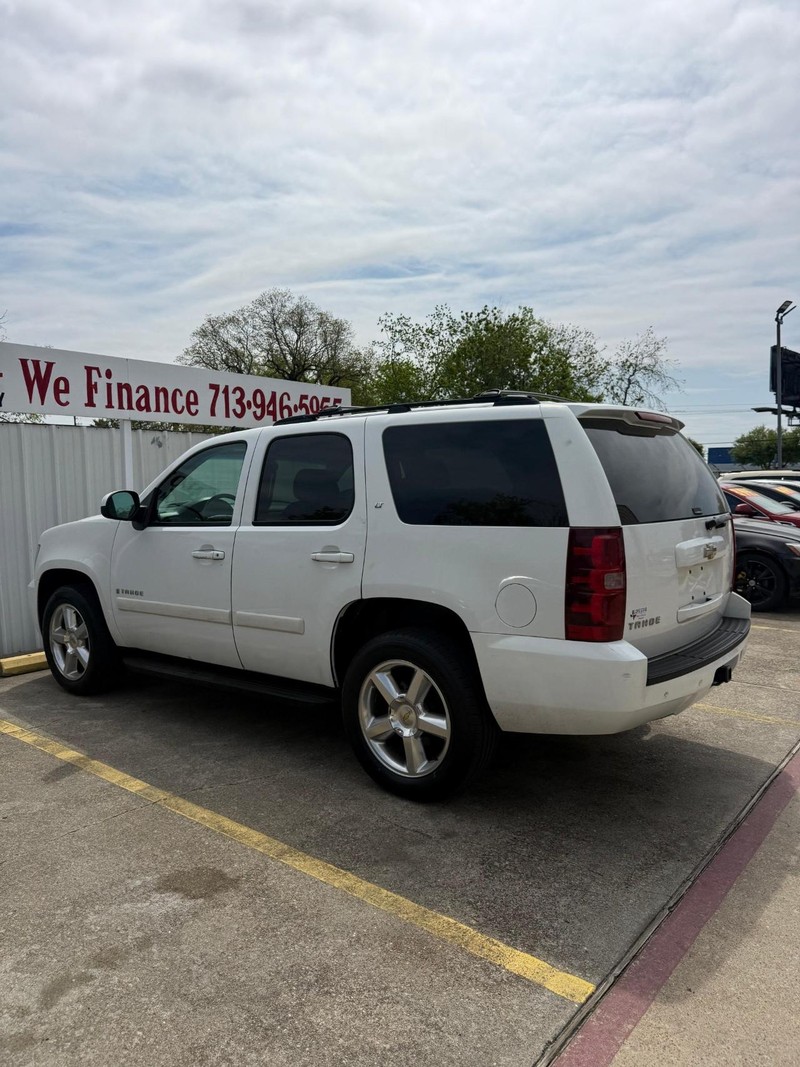 Chevrolet Tahoe Vehicle Full-screen Gallery Image 05