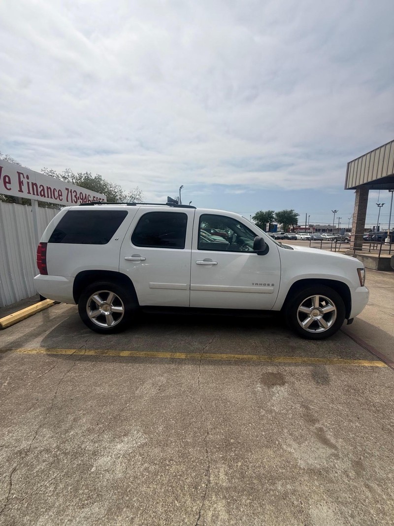 Chevrolet Tahoe Vehicle Full-screen Gallery Image 07