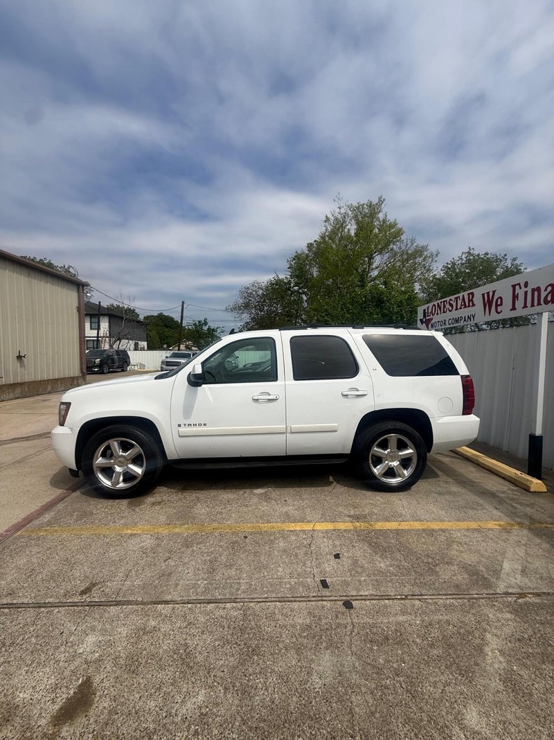 Chevrolet Tahoe Vehicle Full-screen Gallery Image 08