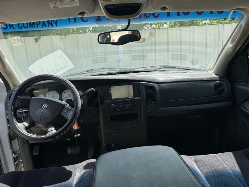 Dodge Ram 1500 Vehicle Full-screen Gallery Image 09