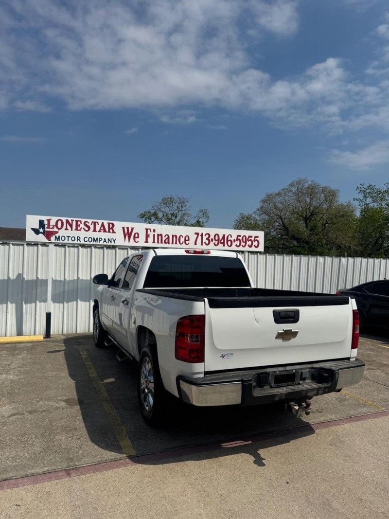 Chevrolet Silverado 1500 Vehicle Full-screen Gallery Image 05