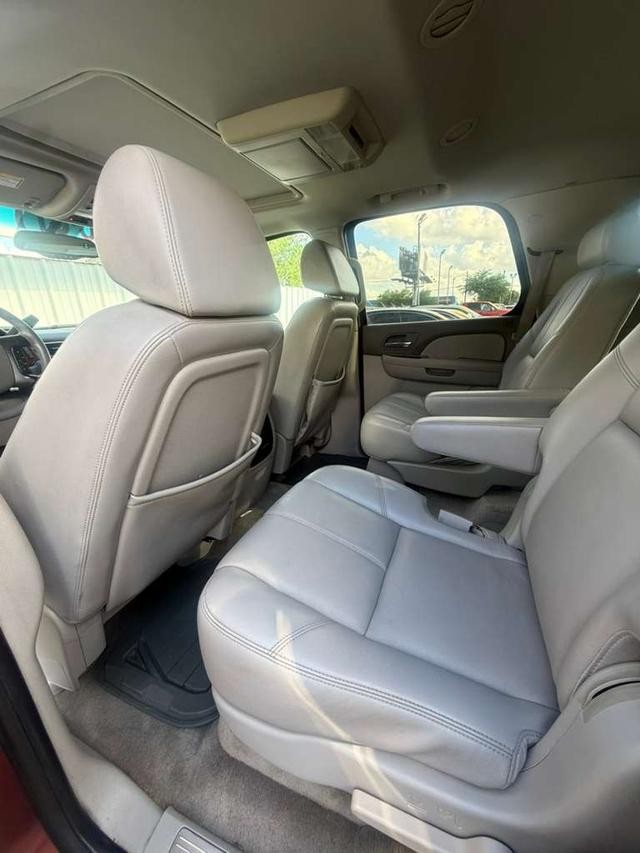 Chevrolet Tahoe Vehicle Full-screen Gallery Image 09