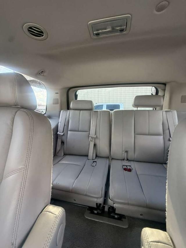Chevrolet Tahoe Vehicle Full-screen Gallery Image 10