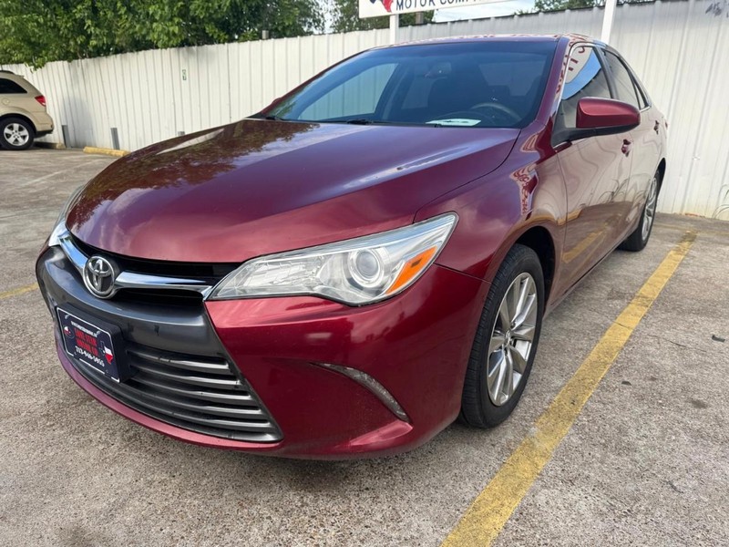 Toyota Camry Vehicle Full-screen Gallery Image 02