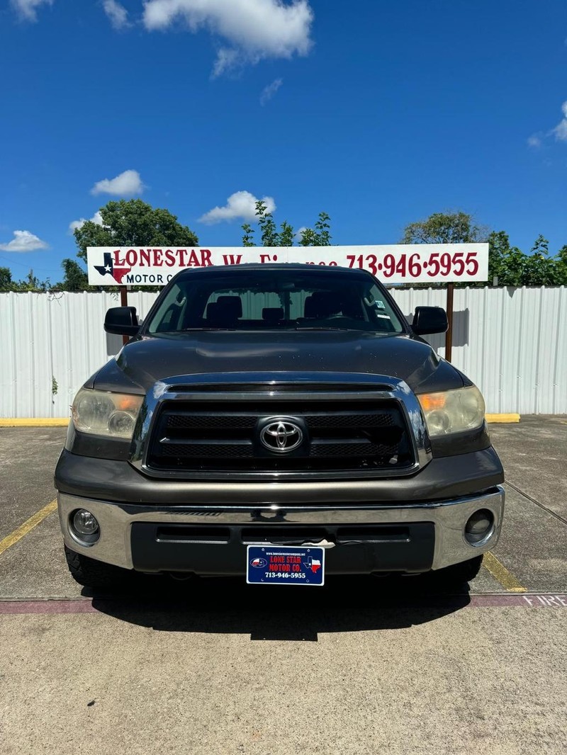 Toyota Tundra 4WD Truck Vehicle Full-screen Gallery Image 03