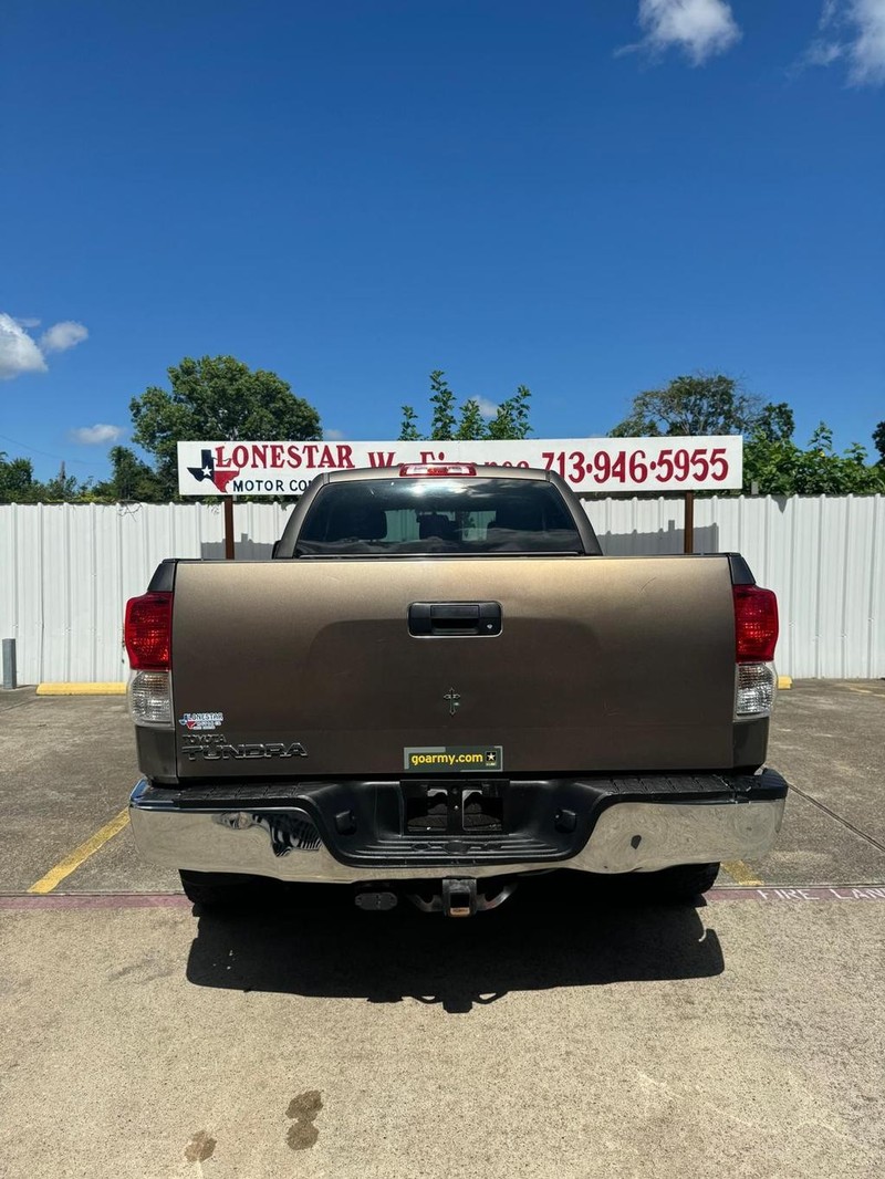 Toyota Tundra 4WD Truck Vehicle Full-screen Gallery Image 04