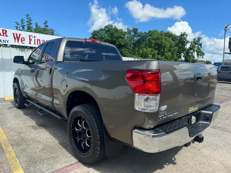 Toyota Tundra 4WD Truck Vehicle Full-screen Gallery Image 05