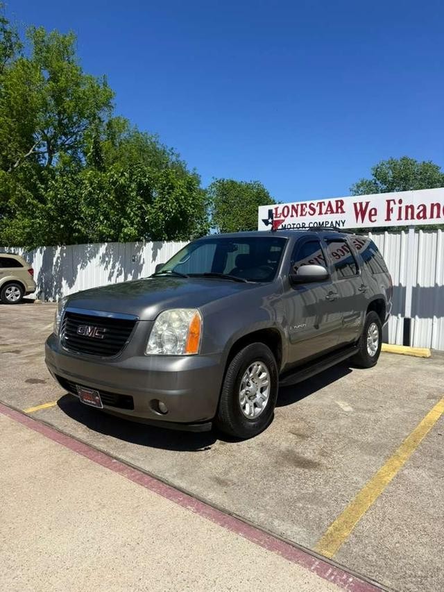 GMC Yukon Vehicle Full-screen Gallery Image 02