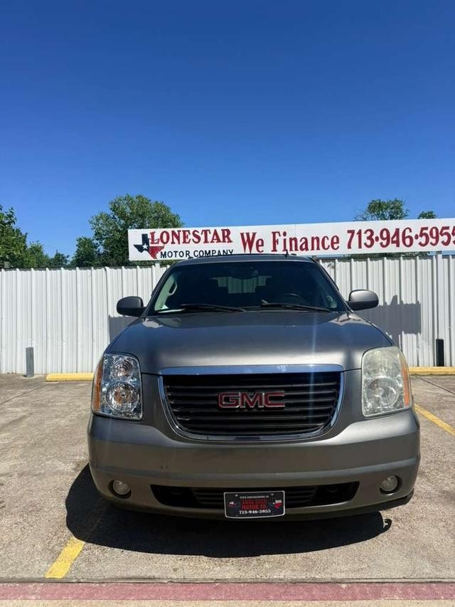 GMC Yukon Vehicle Full-screen Gallery Image 03