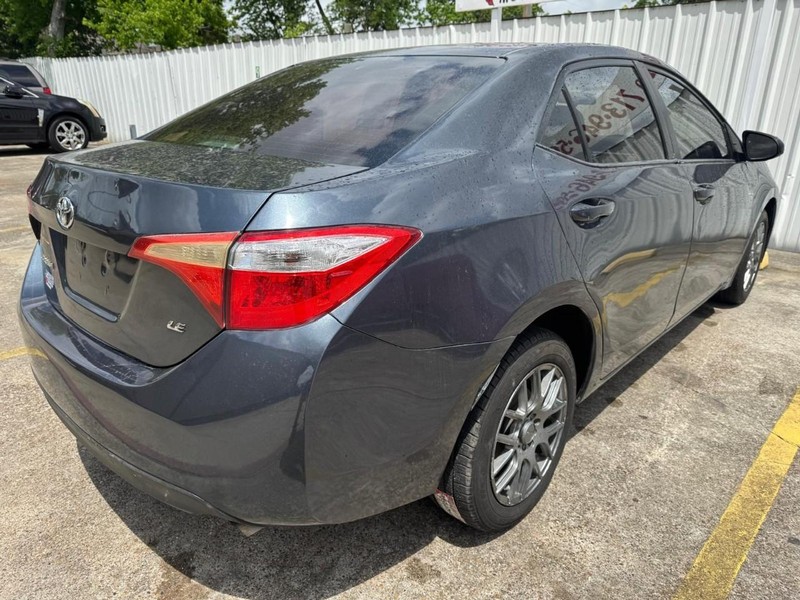 Toyota Corolla Vehicle Full-screen Gallery Image 05