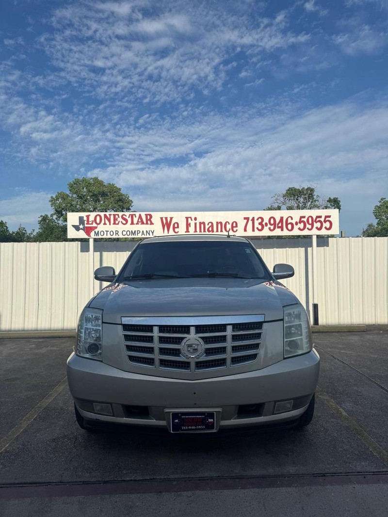 Cadillac Escalade Vehicle Full-screen Gallery Image 03