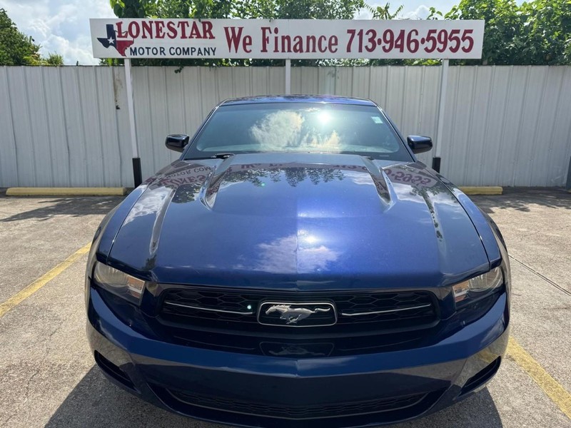 Ford Mustang Vehicle Full-screen Gallery Image 03