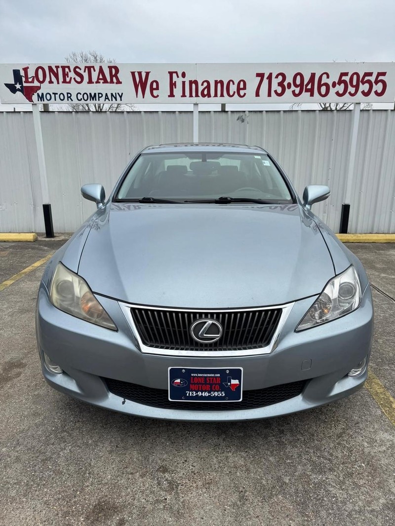 Lexus IS 250 Vehicle Full-screen Gallery Image 03