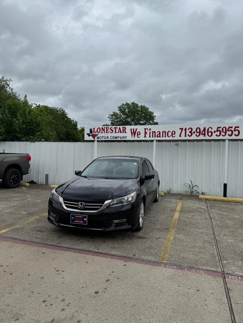 Honda Accord Sedan Vehicle Full-screen Gallery Image 02