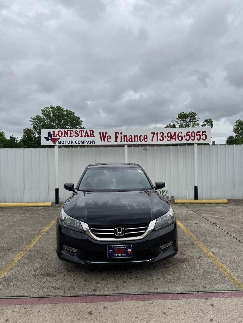 Honda Accord Sedan Vehicle Full-screen Gallery Image 03