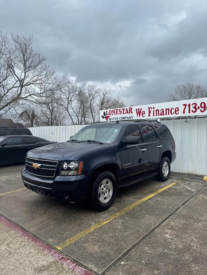Chevrolet Tahoe Vehicle Full-screen Gallery Image 02