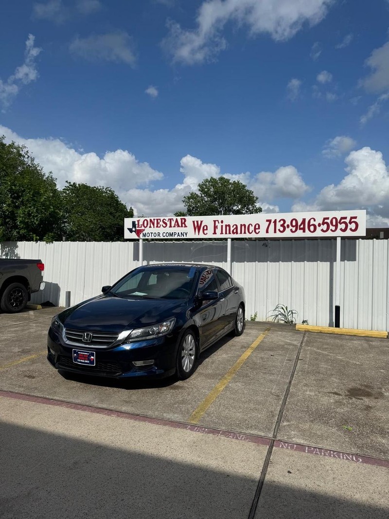 Honda Accord Sedan Vehicle Full-screen Gallery Image 02