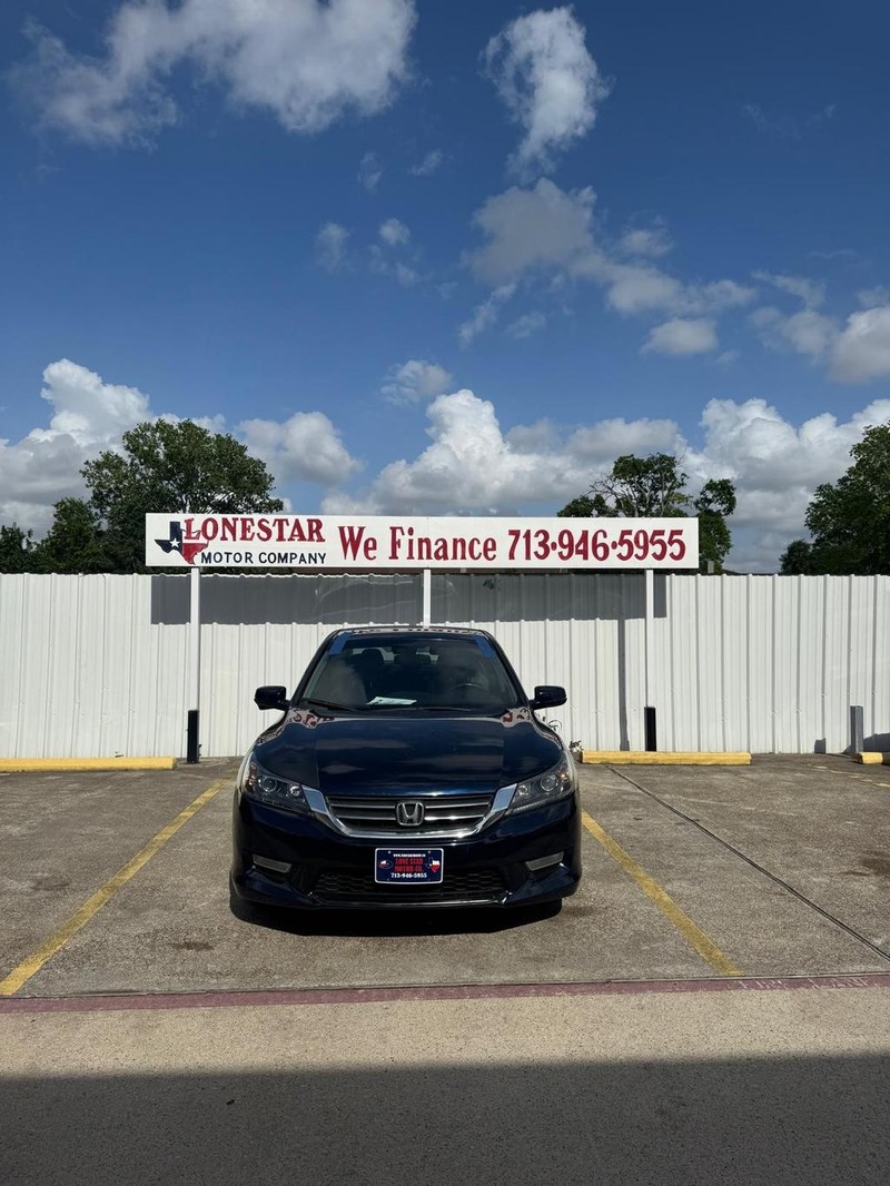 Honda Accord Sedan Vehicle Full-screen Gallery Image 03