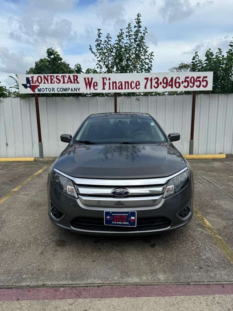 Ford Fusion Vehicle Full-screen Gallery Image 03