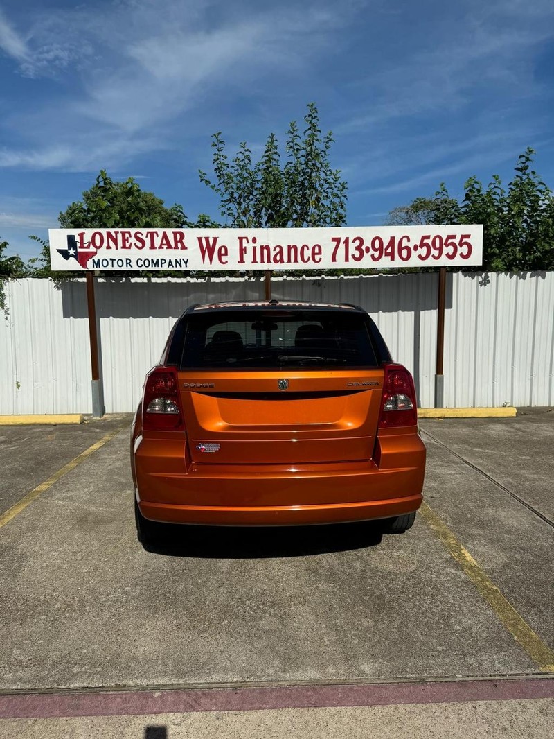 Dodge Caliber Vehicle Full-screen Gallery Image 04