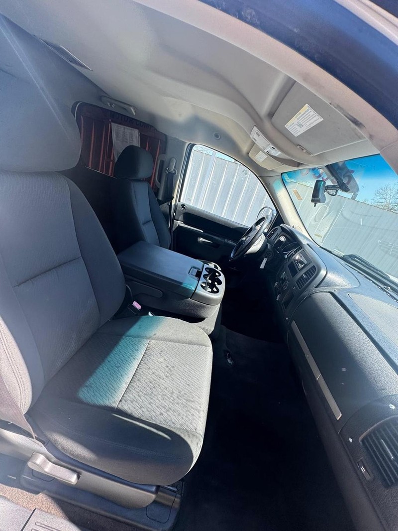 GMC Sierra 1500 Vehicle Full-screen Gallery Image 09