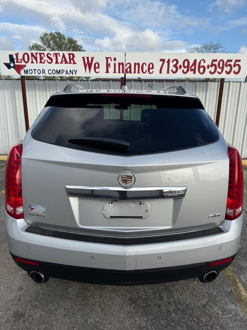Cadillac SRX Vehicle Full-screen Gallery Image 04