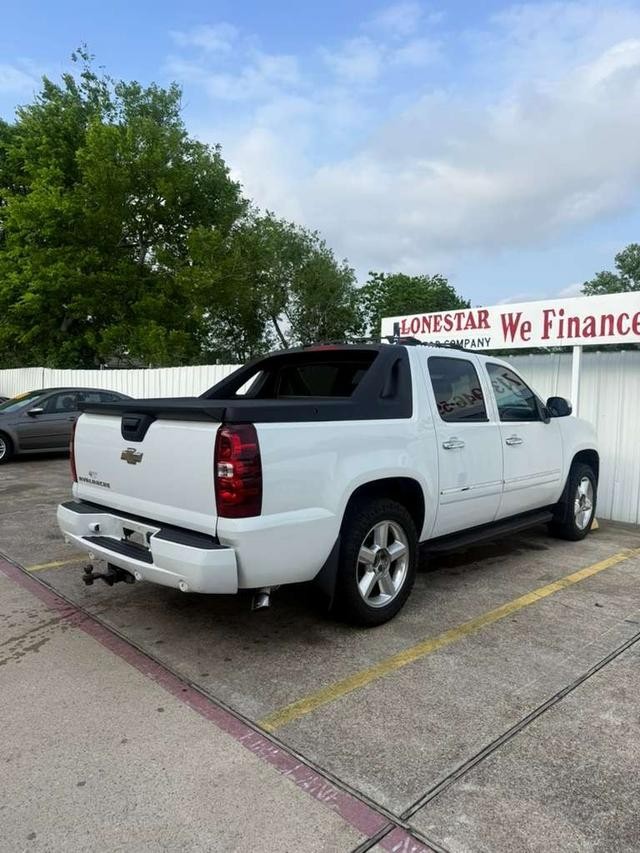 Chevrolet Avalanche Vehicle Full-screen Gallery Image 05