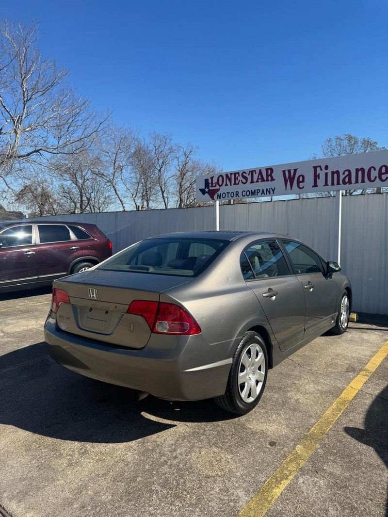 Honda Civic Sedan Vehicle Full-screen Gallery Image 06