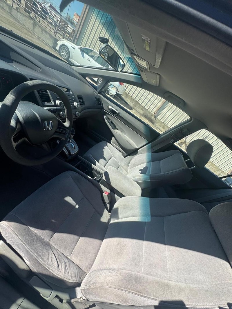 Honda Civic Sedan Vehicle Full-screen Gallery Image 09