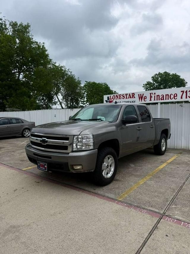 Chevrolet Silverado 1500 Vehicle Full-screen Gallery Image 02