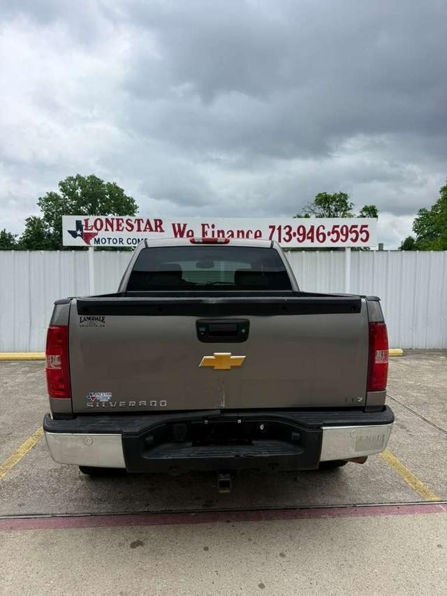 Chevrolet Silverado 1500 Vehicle Full-screen Gallery Image 04