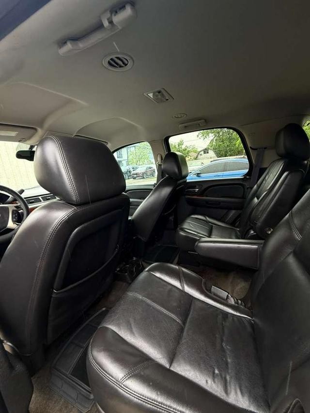 Chevrolet Tahoe Vehicle Full-screen Gallery Image 08