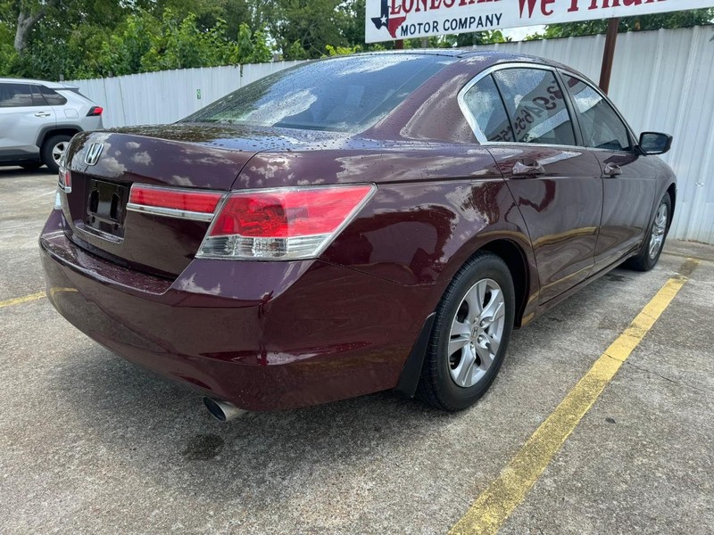 Honda Accord Sedan Vehicle Full-screen Gallery Image 05