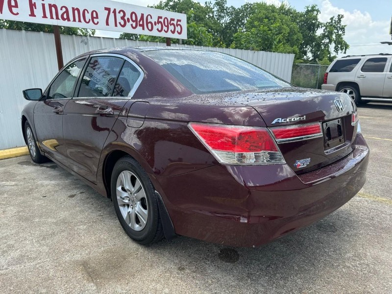 Honda Accord Sedan Vehicle Full-screen Gallery Image 06