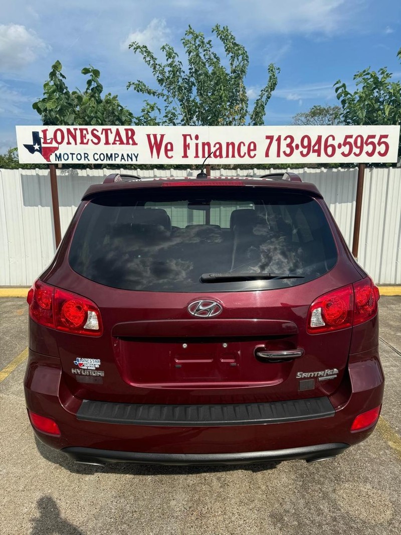 Hyundai Santa Fe Vehicle Full-screen Gallery Image 04