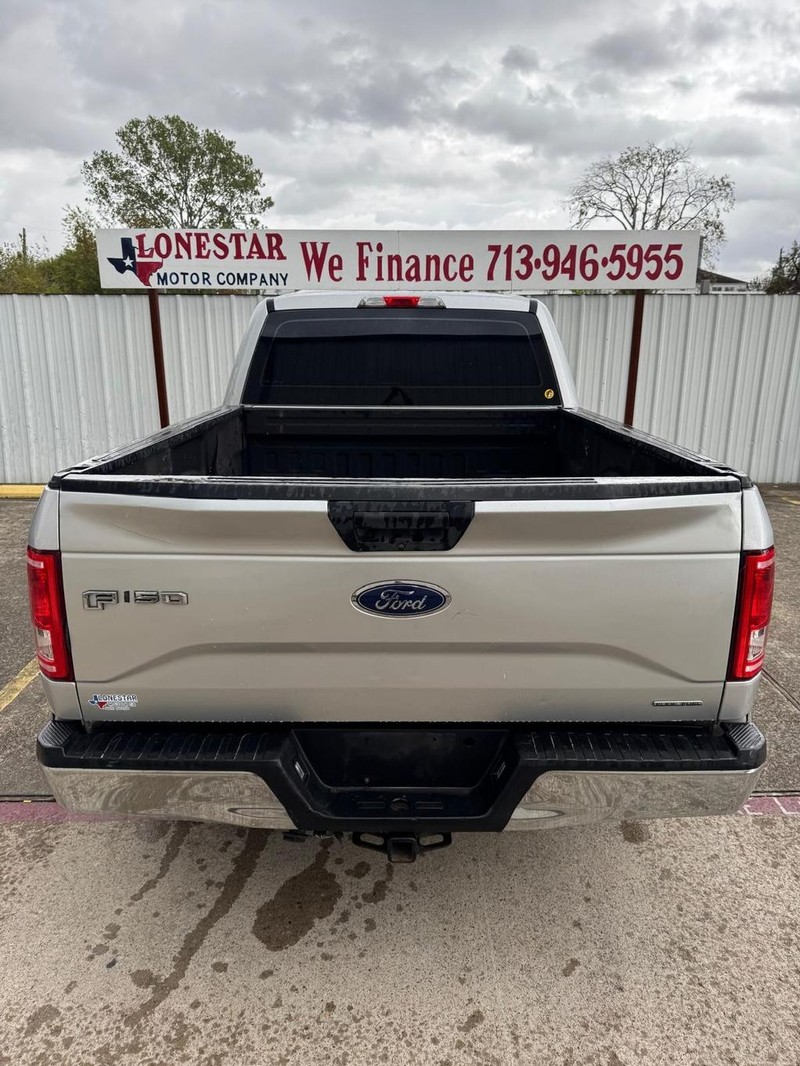 Ford F-150 Vehicle Full-screen Gallery Image 04