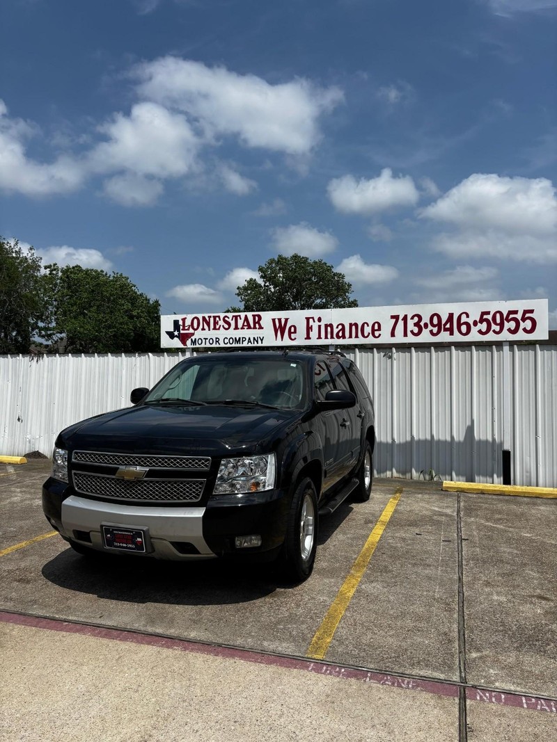 Chevrolet Tahoe Vehicle Full-screen Gallery Image 02