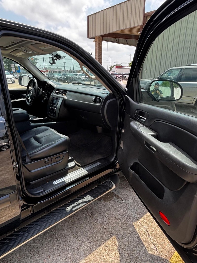 Chevrolet Tahoe Vehicle Full-screen Gallery Image 09