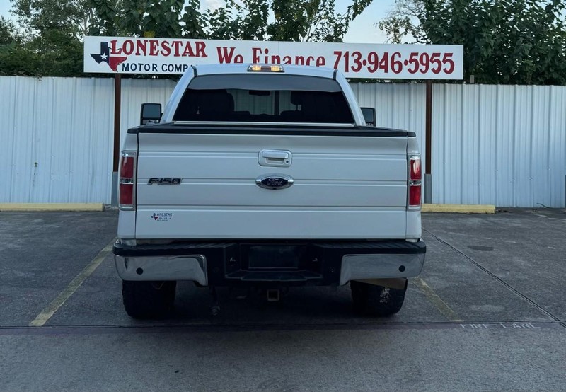 Ford F-150 Vehicle Full-screen Gallery Image 04