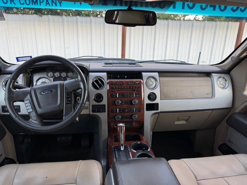 Ford F-150 Vehicle Full-screen Gallery Image 09
