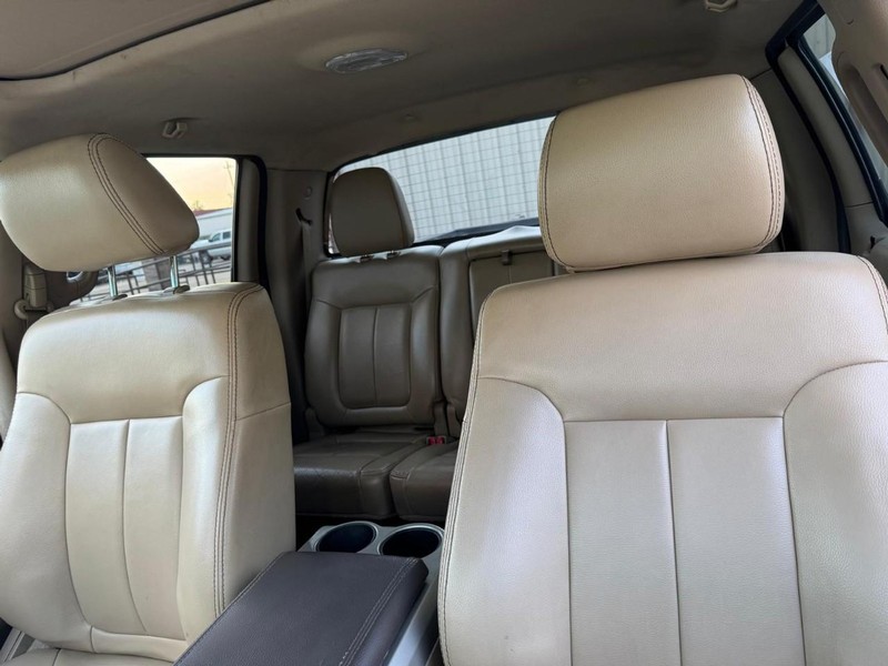 Ford F-150 Vehicle Full-screen Gallery Image 10