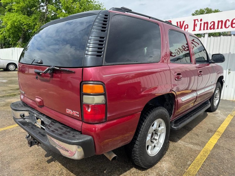 GMC Yukon Vehicle Full-screen Gallery Image 05